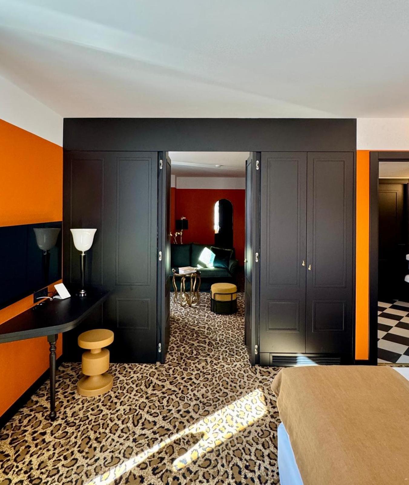 Hotel Divino & Apartments Фігерас Екстер'єр фото