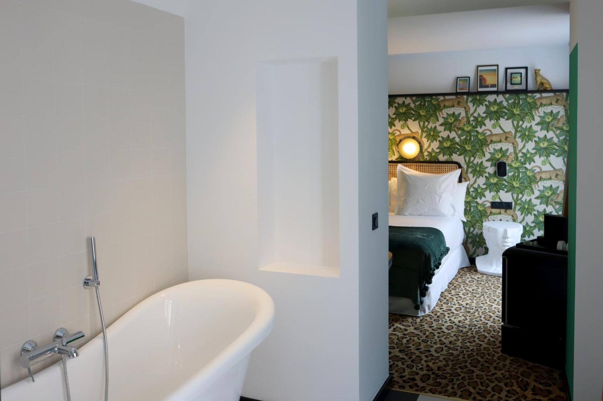 Hotel Divino & Apartments Фігерас Екстер'єр фото