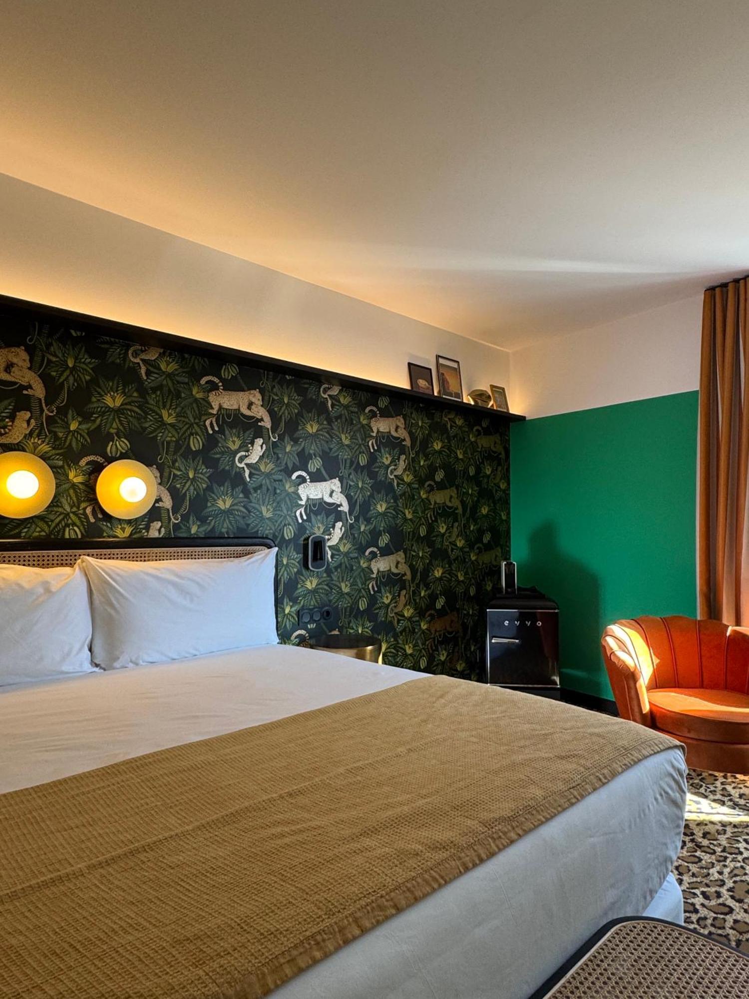 Hotel Divino & Apartments Фігерас Екстер'єр фото