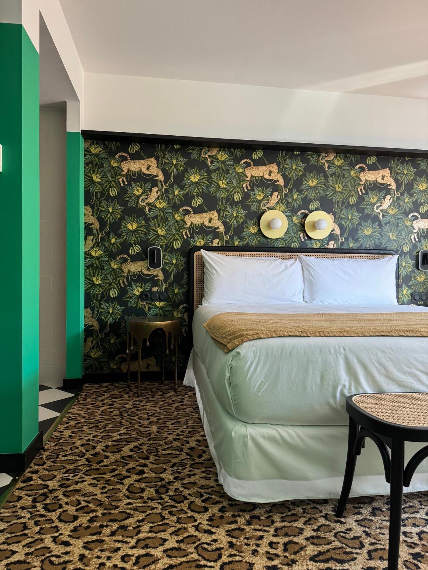 Hotel Divino & Apartments Фігерас Екстер'єр фото